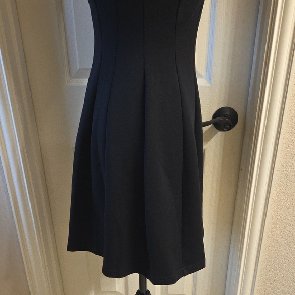 Elegant Black Sleeveless Mini Dress - Picture 7 of 16